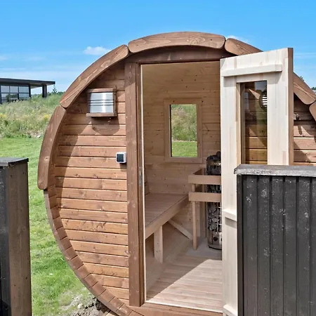 Cozy In With Sauna